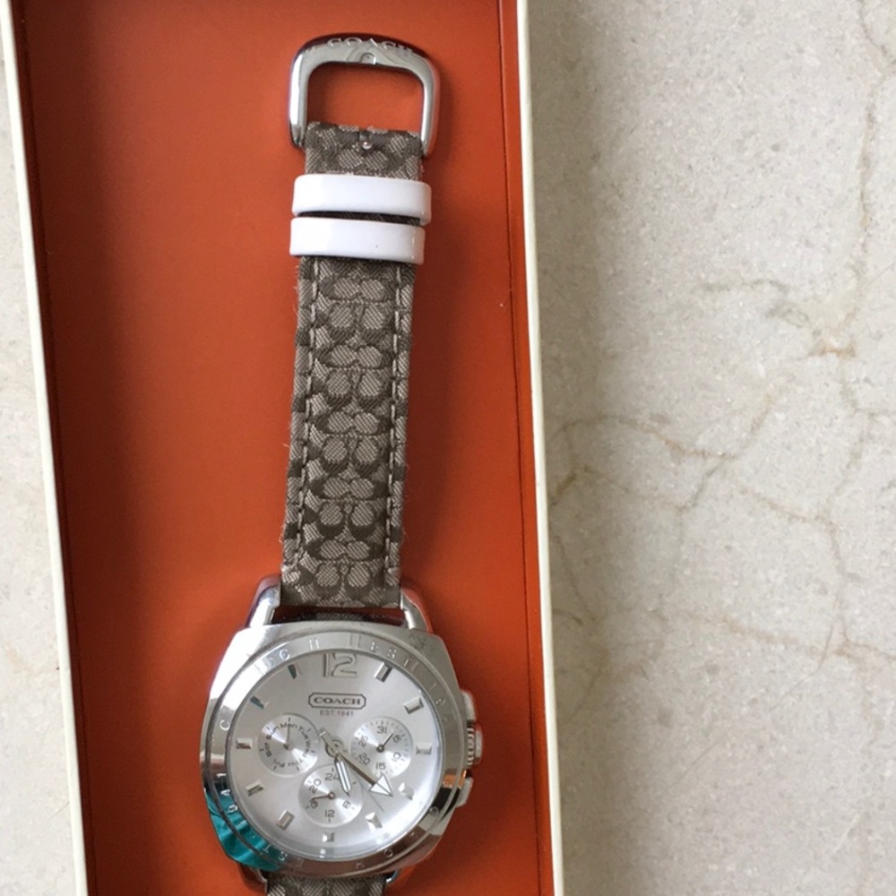 Coach Watch - Picture 5 of 8